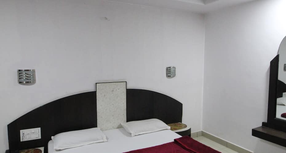 Hotel Monica Lodging And Bording, Pune 2